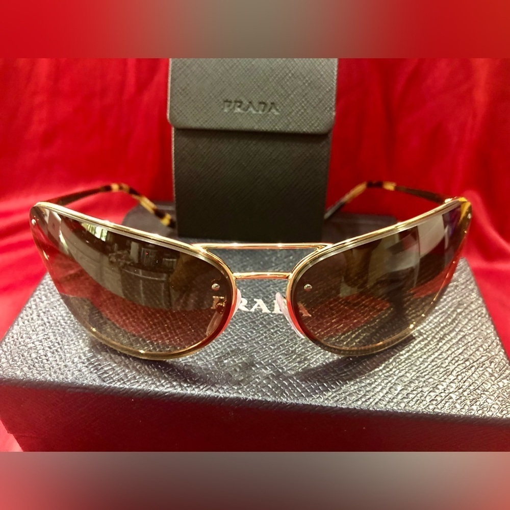 Prada Sunglasses GOLDEN FRAME CAT LENSES SHAPE ICONIC SOPHISTICATED - Picture 9 of 12